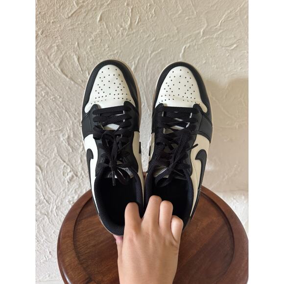 NIKE Air Jordan 1 Low OG 'Mocha' Sneakers Size 7 - Picture 9 of 11